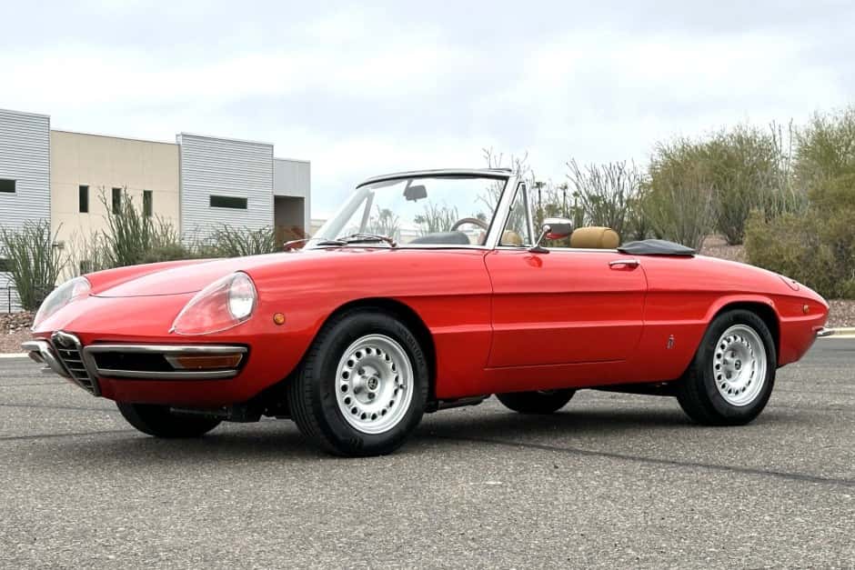1970 Alfa Romeo 105/115 Spider Series 1 sold for $37,500