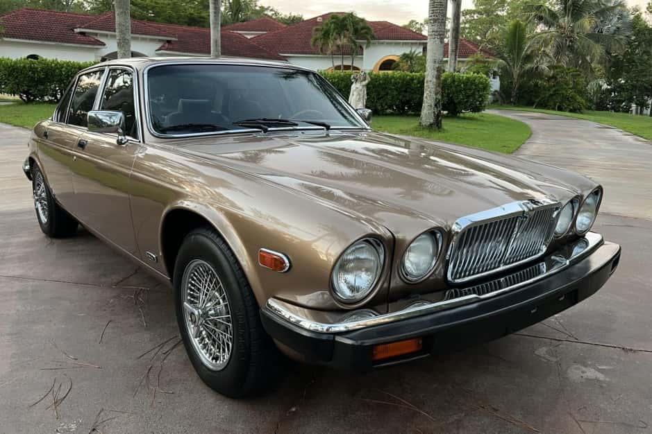 1987 Jaguar XJ Series 3 (1980-1992) sold for $31,000