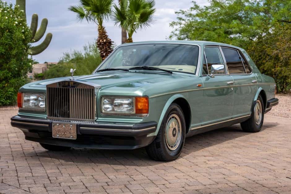 1995 Rolls-Royce SZ Silver Spirit & Silver Spur sold for $38,990