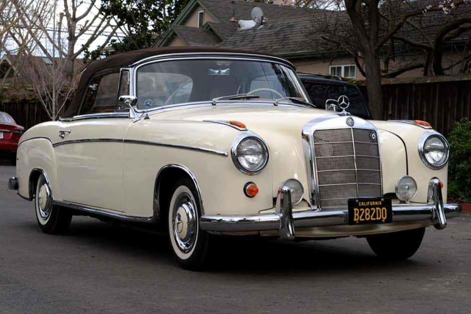 1960 Mercedes-Benz Ponton sold for $85,000