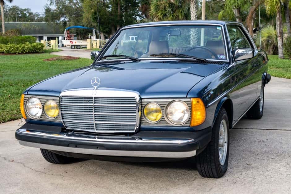 1984 Mercedes-Benz W123 sold for $30,000