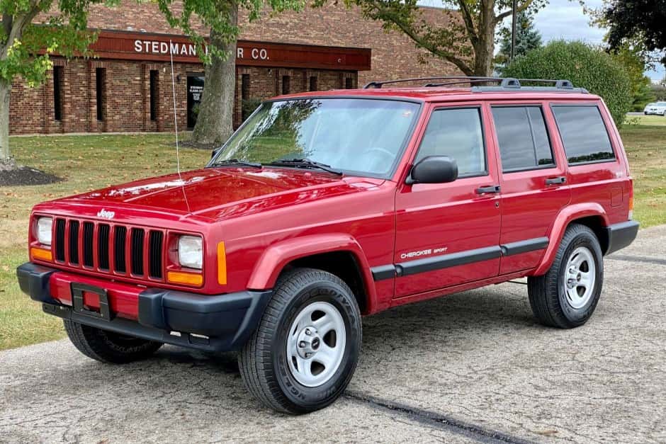 1999 Jeep XJ Cherokee sold for $20,277