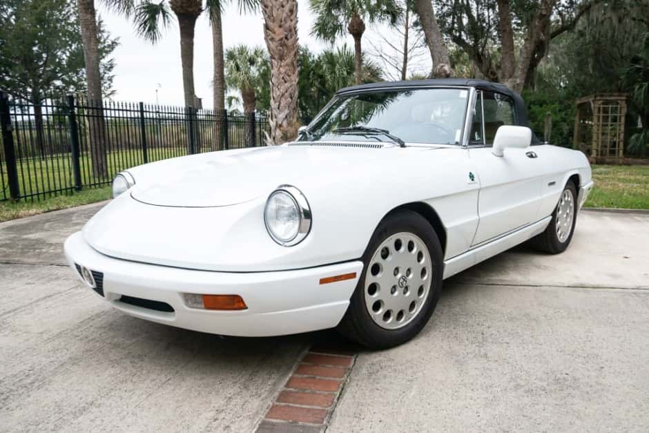 1991 Alfa Romeo 105/115 Spider Series 4 sold for $20,000
