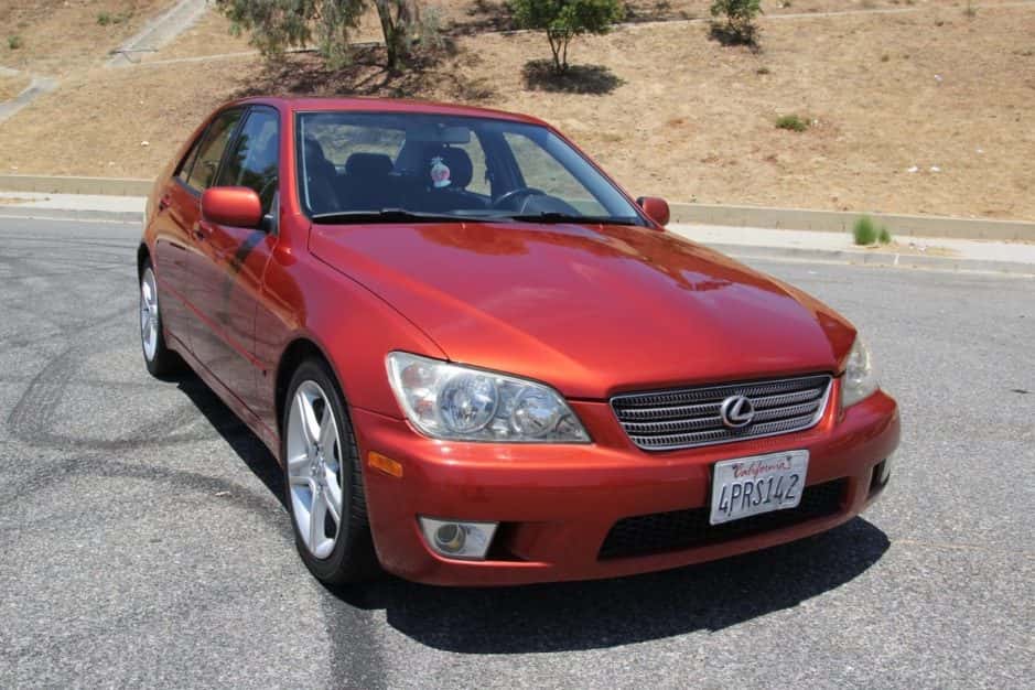 2001 Lexus IS sold for $9,200