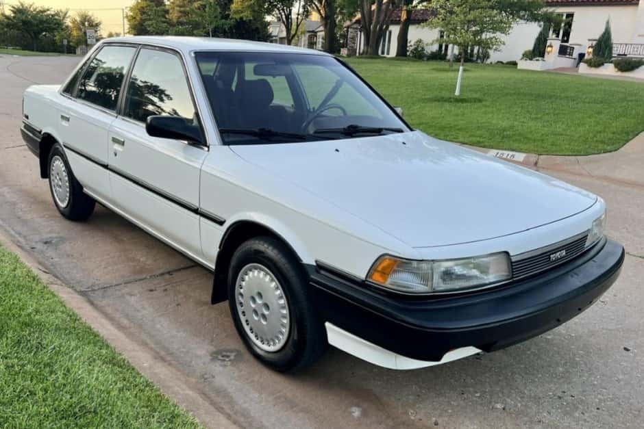 1989 Toyota Camry sold for $9,200