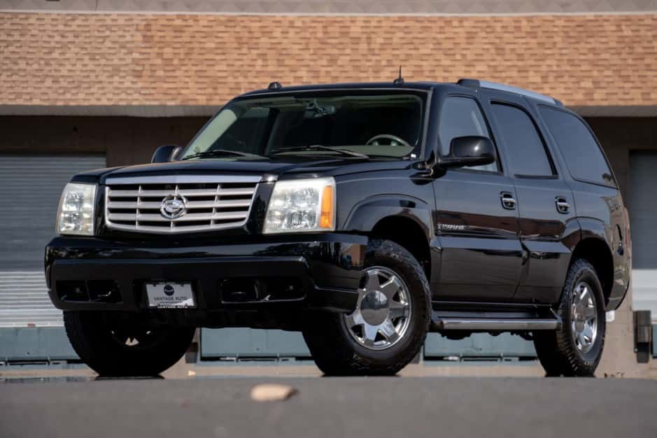 2004 Cadillac Escalade & EXT GMT800 (2002-2006) sold for $18,250