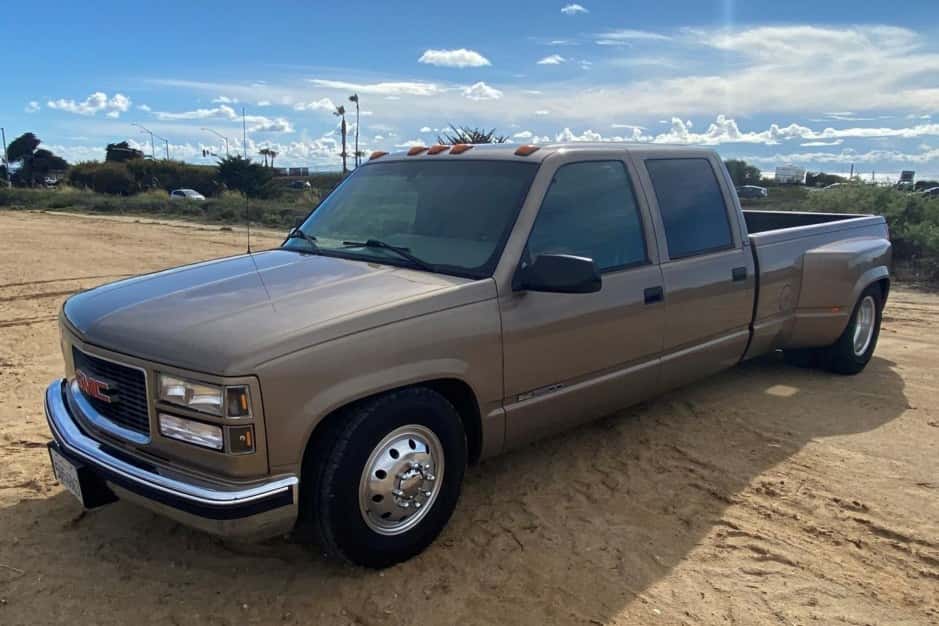 1996 GMC Sierra (GMT400 1988-2002) sold for $15,572