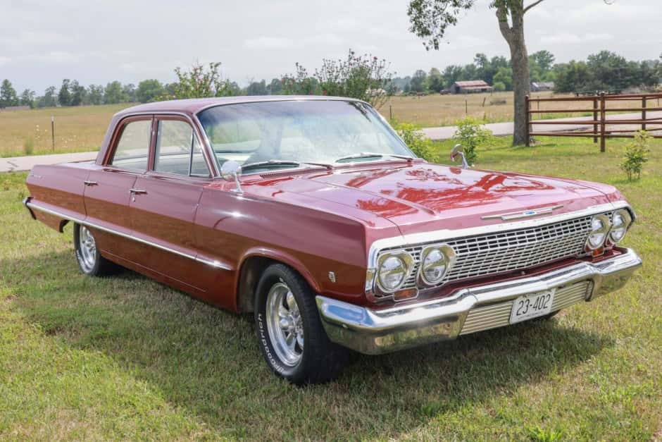 1963 Chevrolet Bel Air sold for $6,900