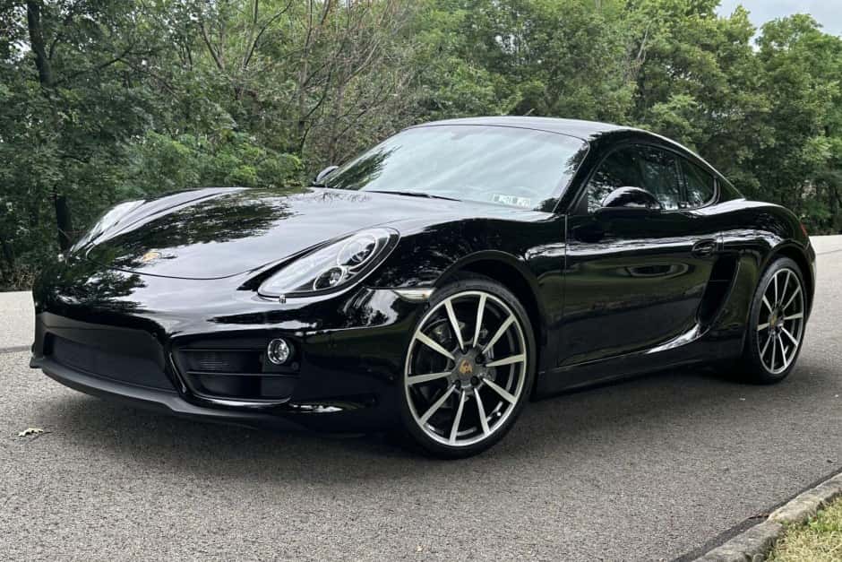 2016 Porsche 981 Cayman sold for $44,000