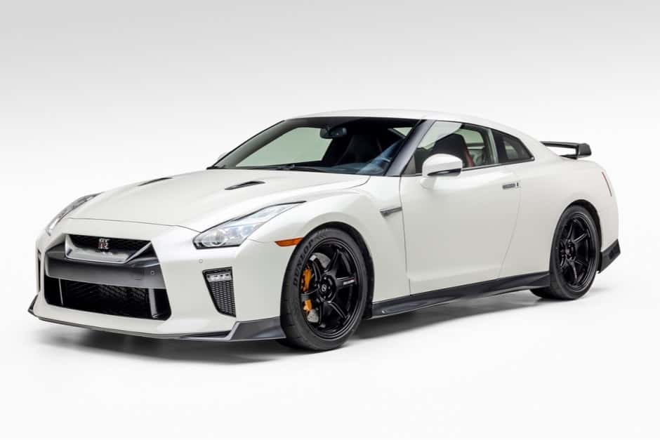 2019 Nissan GT-R R35 sold for $100,000