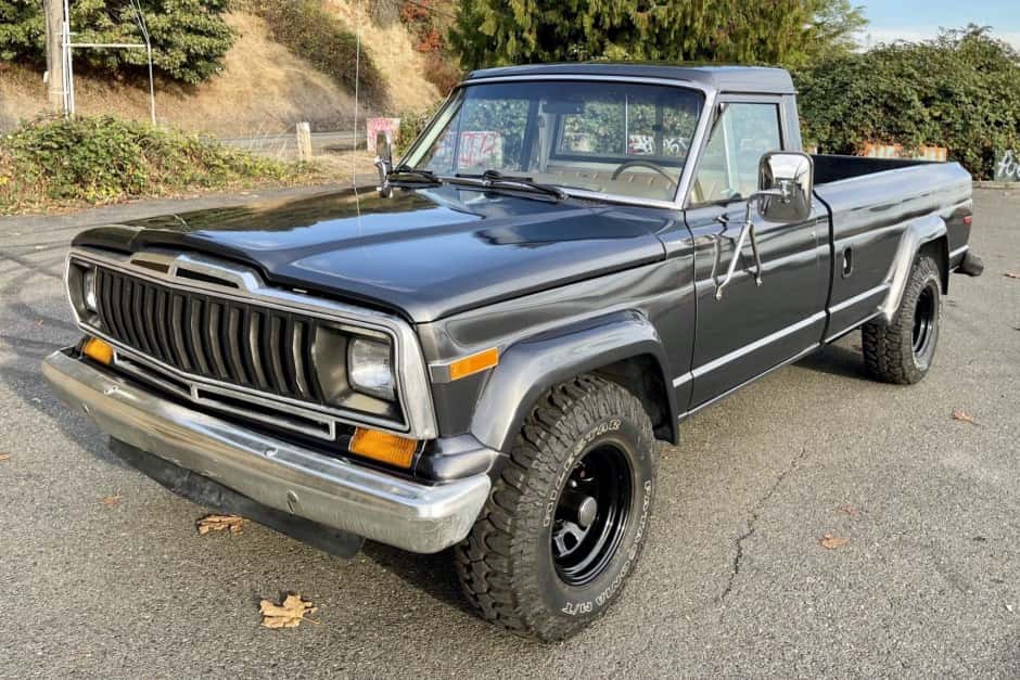 1988 Jeep Pickup sold for $13,000