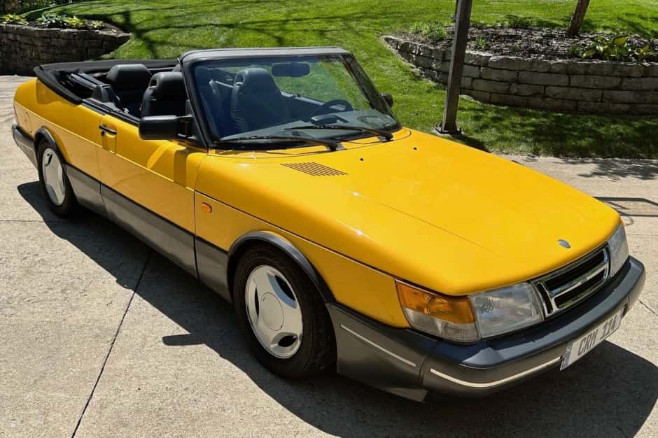 1991 Saab 900 sold for $5,138