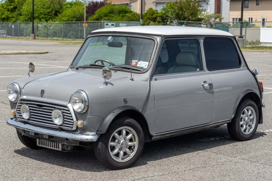 1996 Mini Mk VI & Mk VII sold for $9,555