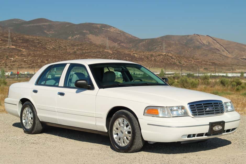 2004 Ford Crown Victoria sold for $8,400