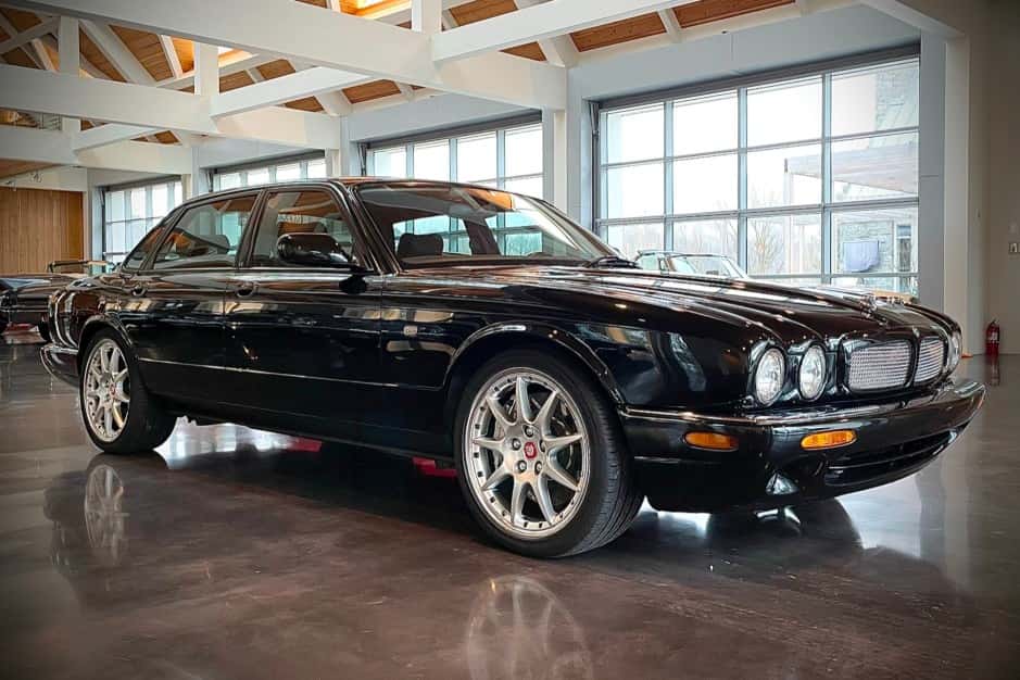 2002 Jaguar X308 XJR (1998-2003) sold for $25,000