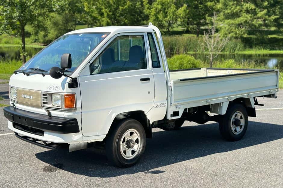 1994 Toyota LiteAce & TownAce sold for $8,200