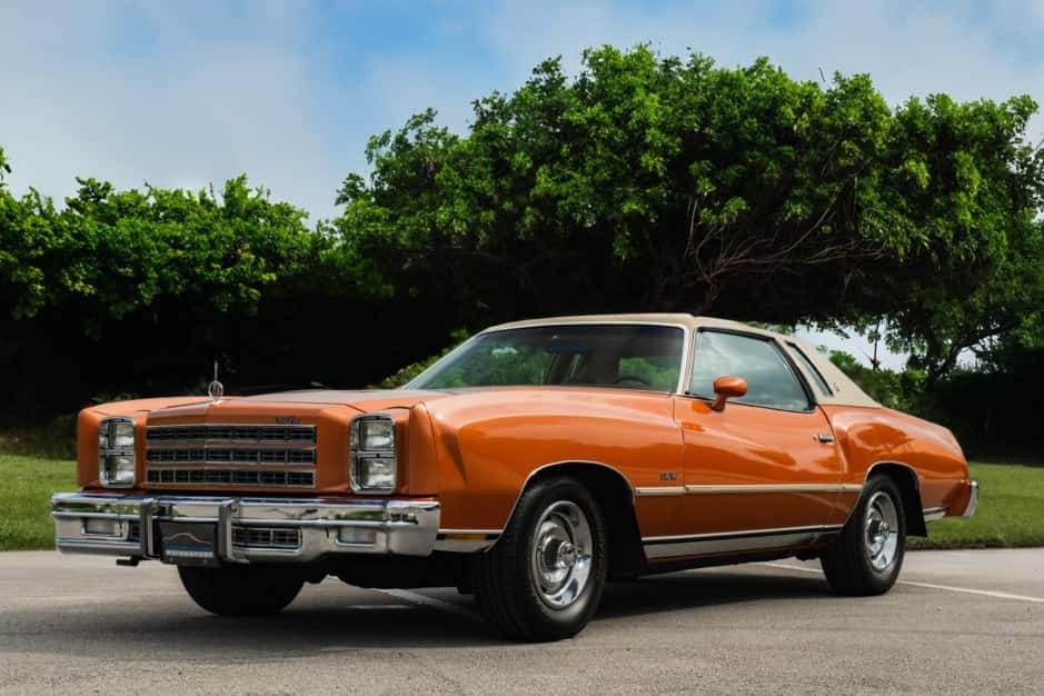 1977 Chevrolet Monte Carlo sold for $13,250