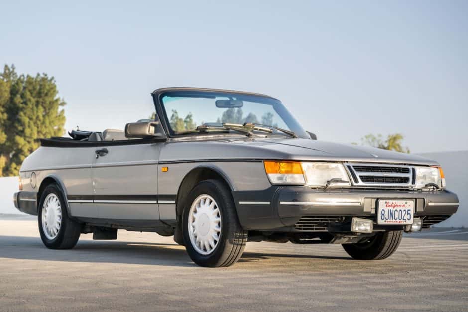 1993 Saab 900 sold for $2,600