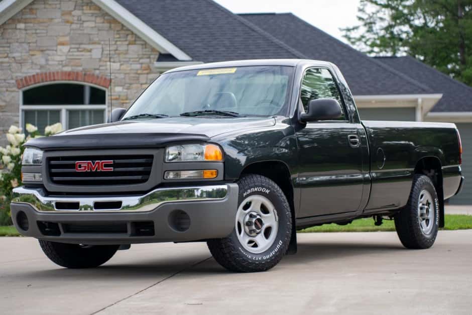2003 GMC Sierra (GMT800 1999-2007) sold for $16,000