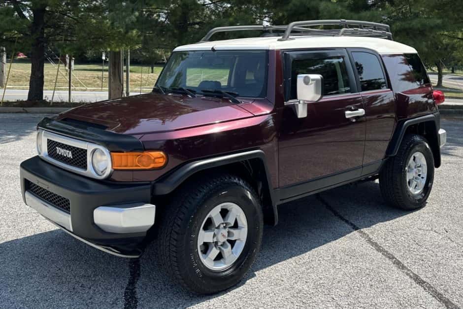 2007 Toyota FJ Cruiser sold for $20,400