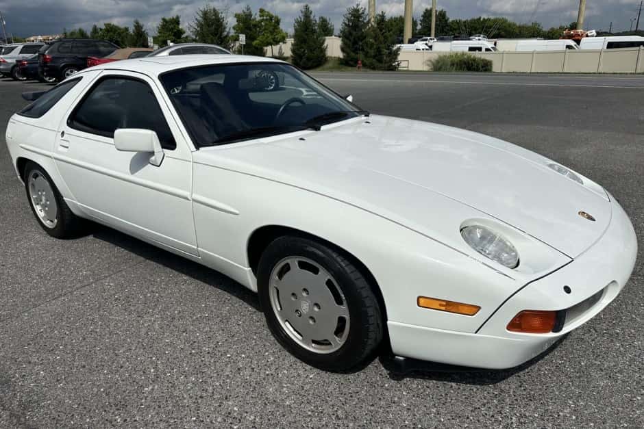 1987 Porsche 928 sold for $24,900