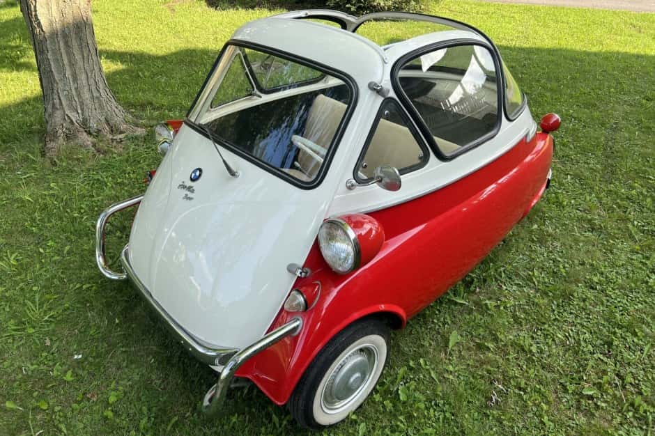 1956 BMW Isetta sold for $20,250