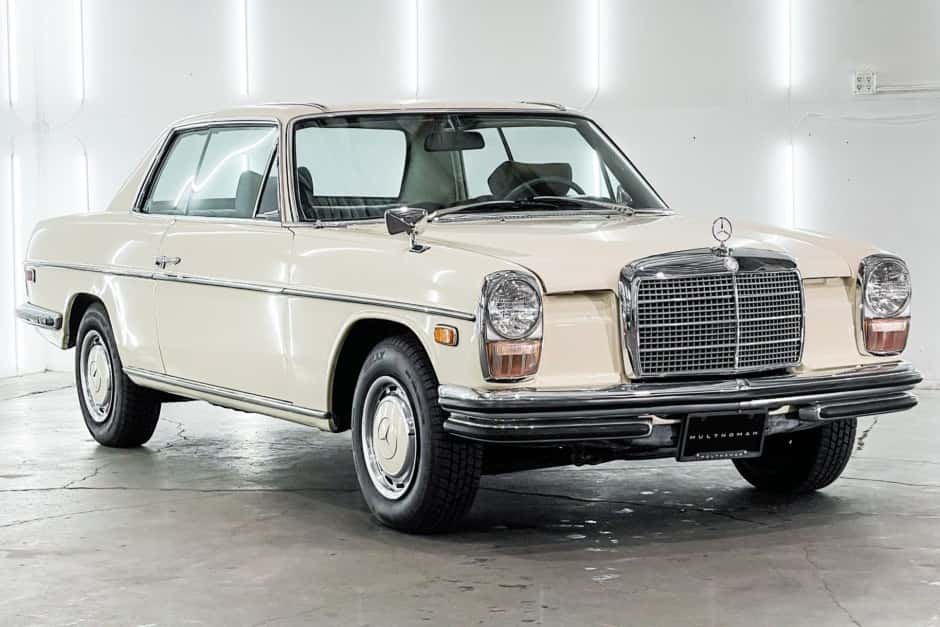 1972 Mercedes-Benz W114 & W115 sold for $11,550