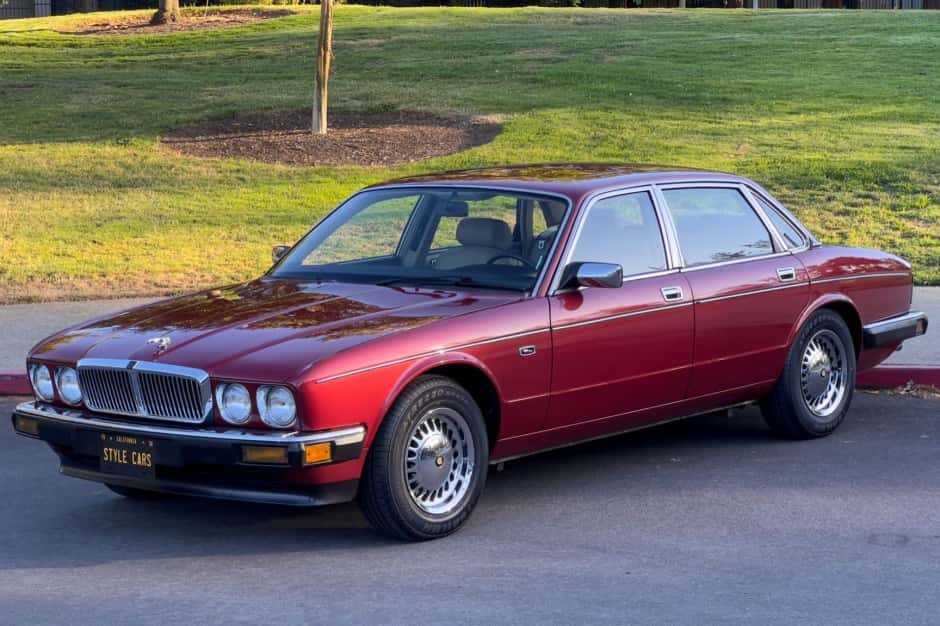 1989 Jaguar XJ Series 3 (1980-1992) sold for $6,500