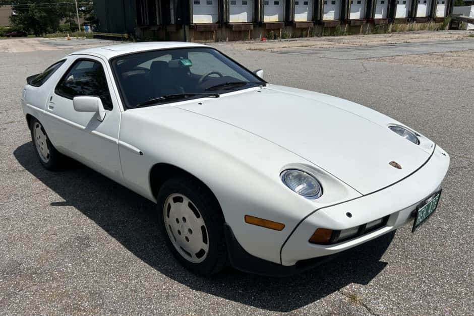 1986 Porsche 928 sold for $6,000