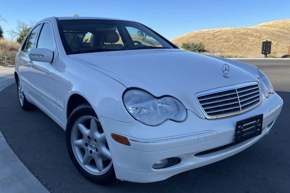 2002 Mercedes-Benz W203 C-Class sold for $7,300