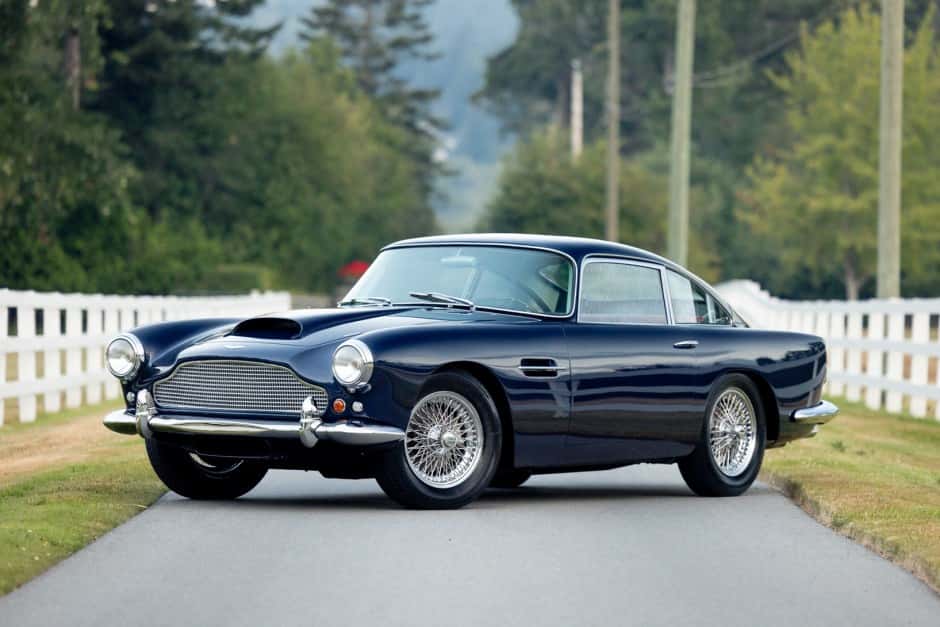 1961 Aston Martin DB4 sold for $470,000