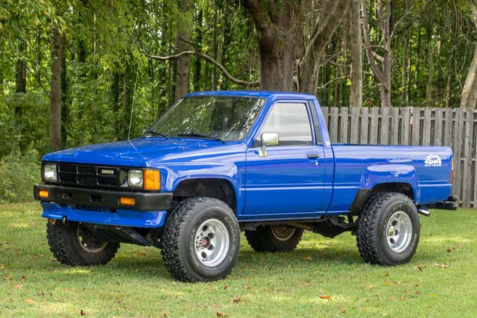 1986 Toyota Pickup (N50/N60/N70 1984-1988) sold for $9,100