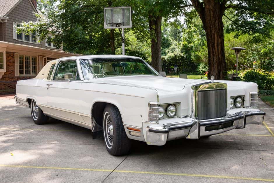 1978 Lincoln Town Car sold for $13,500