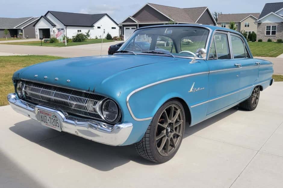 1961 Ford Falcon sold for $7,600