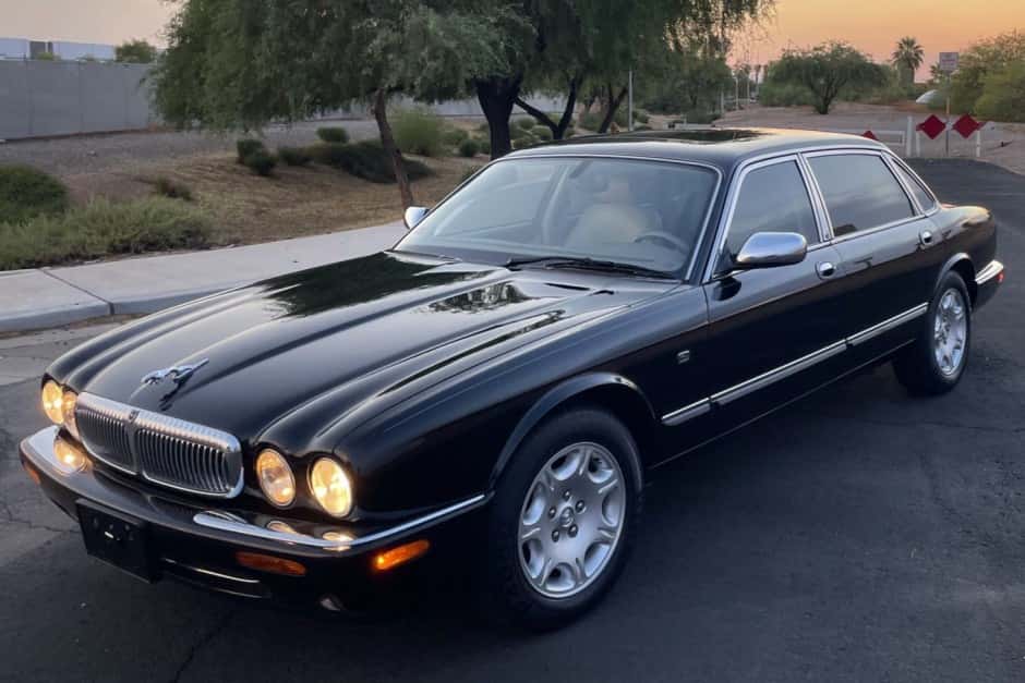 2003 Jaguar X308 XJ (1998-2003) sold for $26,500