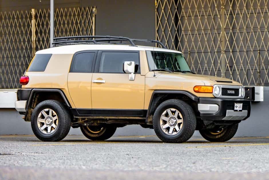 2014 Toyota FJ Cruiser sold for $26,250