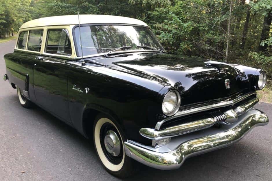 1953 Ford Customline sold for $9,000