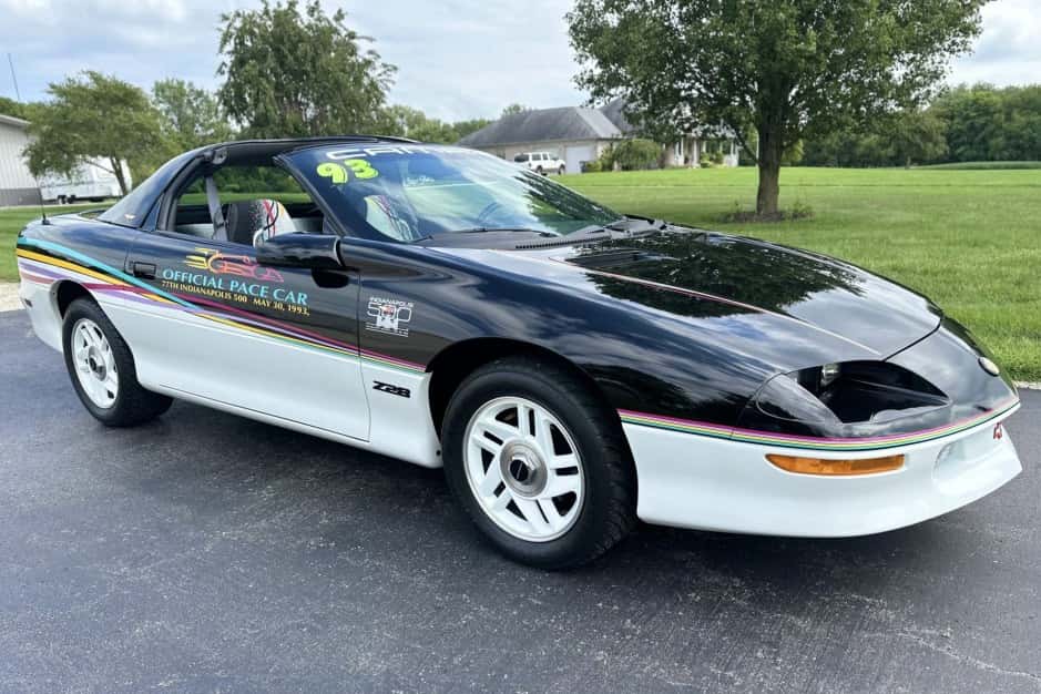 1993 Chevrolet Camaro 4th Generation 1993-2002 sold for $17,253
