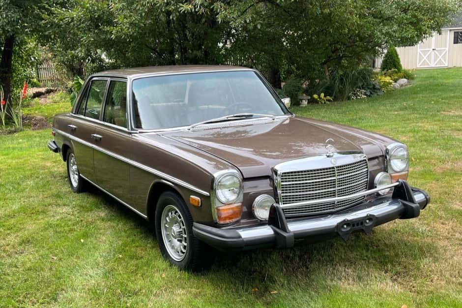 1976 Mercedes-Benz W114 & W115 sold for $7,500