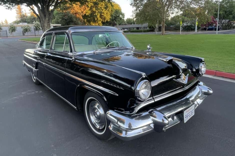 1954 Lincoln Capri sold for $10,100