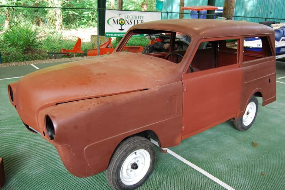 1950 Crosley Sedan, Convertible, & Wagon sold for $2,000