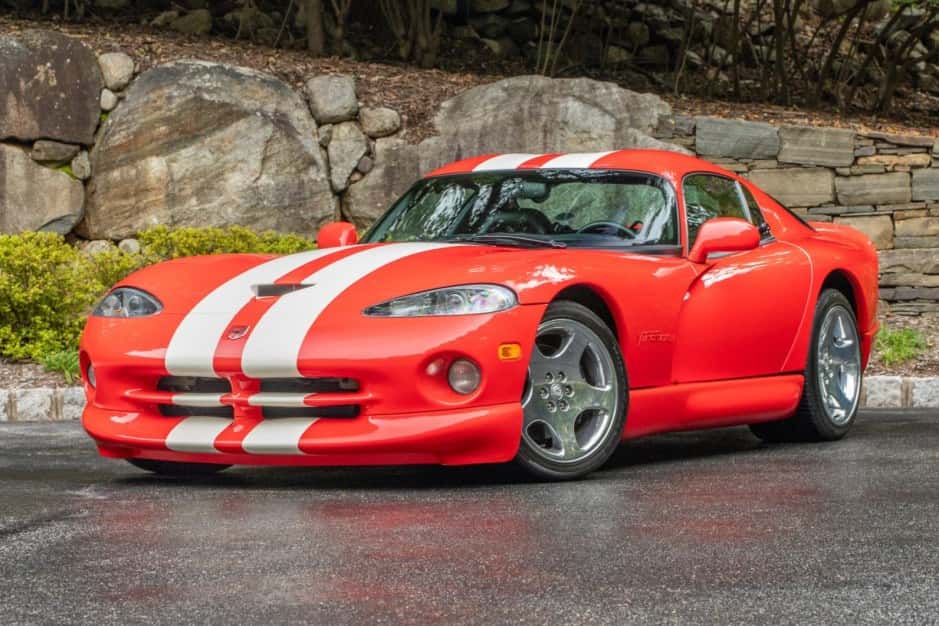 2002 Dodge Viper SR II (1996-2002) sold for $73,000