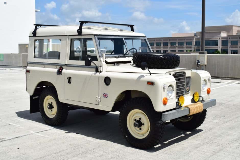 1973 Land Rover Series 88 sold for $33,000