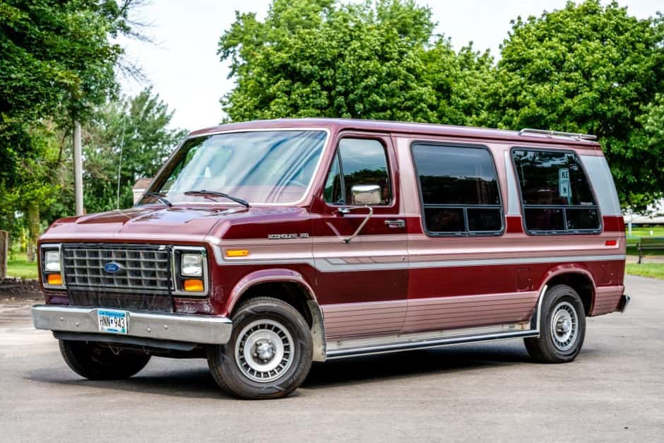 1987 Ford Econoline Van sold for $3,700