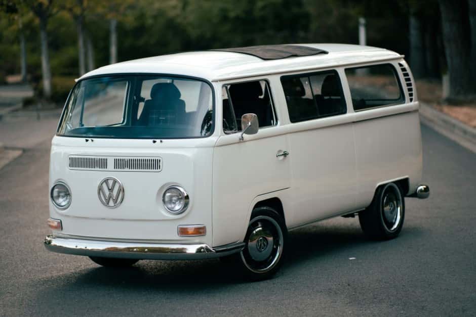 1968 Volkswagen Bay-Window Bus sold for $17,500