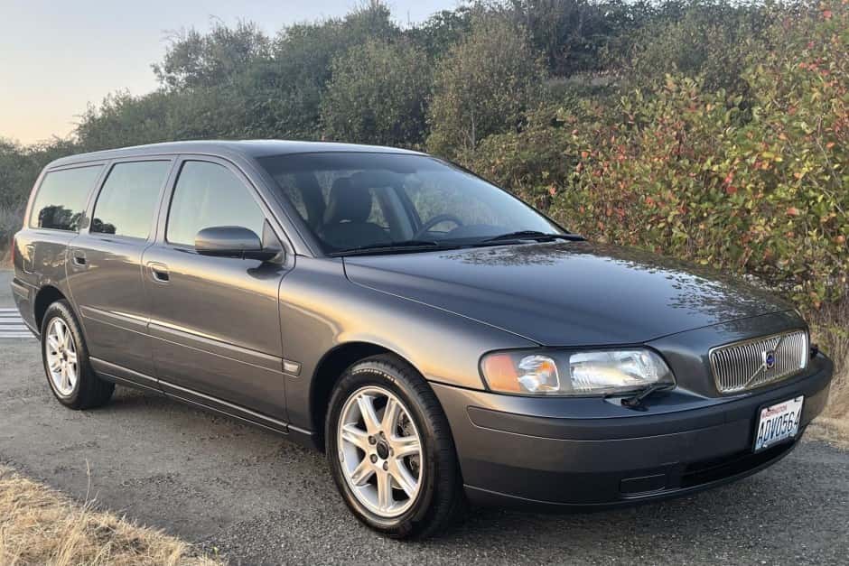 2004 Volvo V70 sold for $19,319
