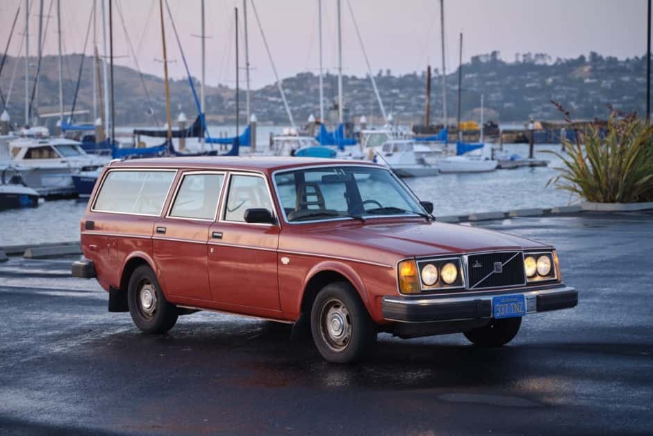 1978 Volvo 240 sold for $2,850