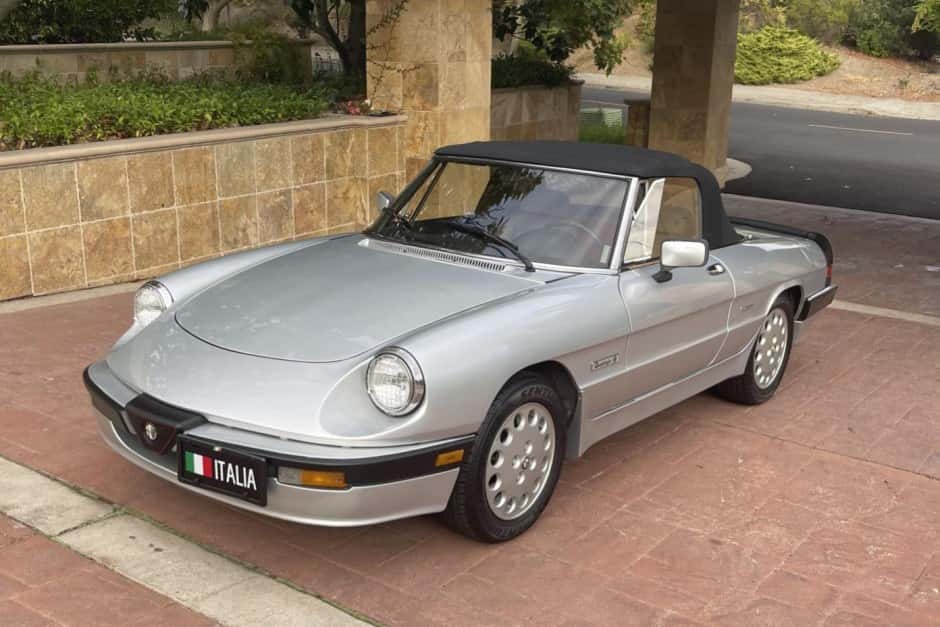 1988 Alfa Romeo 105/115 Spider Series 3 sold for $9,000