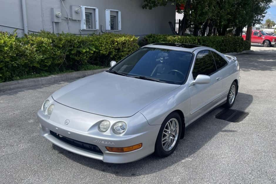 1998 Acura Integra sold for $11,250