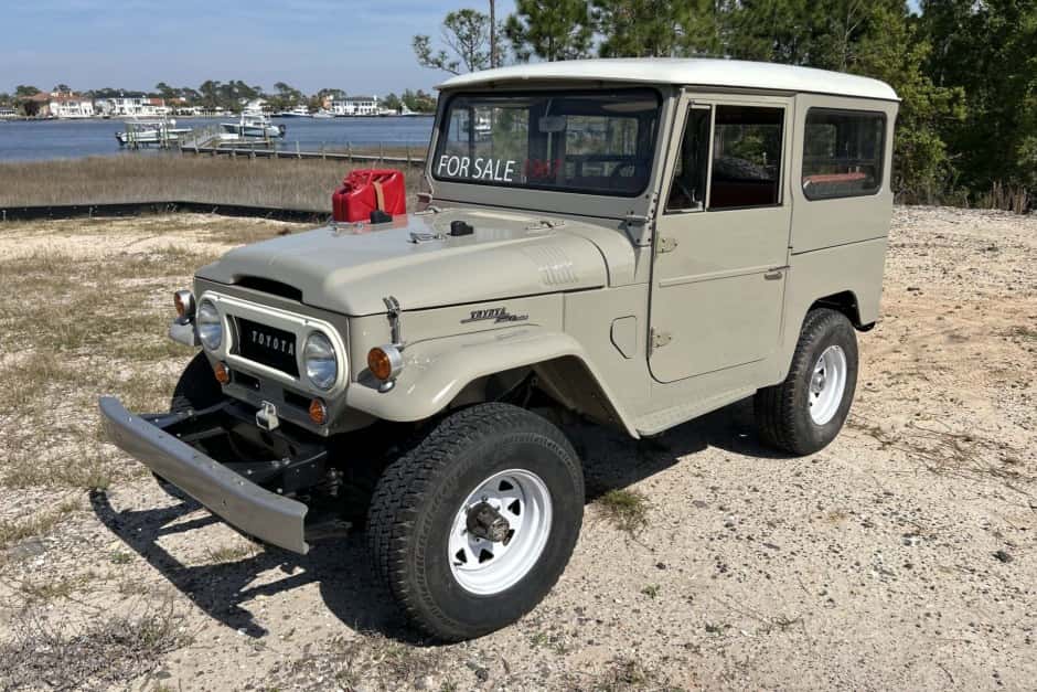 1967 Toyota Land Cruiser FJ40 sold for $20,000